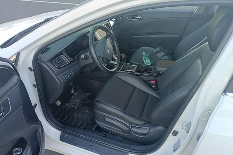 Used Hyundai Mistra 2014 1.8L Automatic Smart GLS Left Front Seat