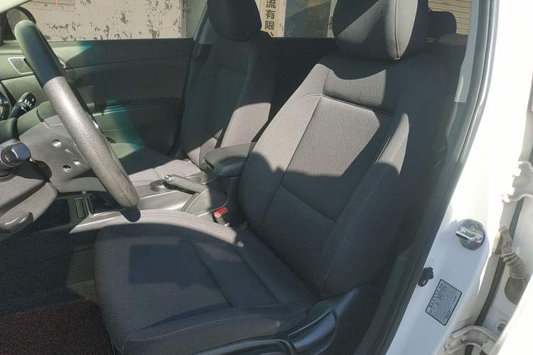 Used Hyundai Mistra 2014 1.8L Manual Comfort GL Model Left Front Seat