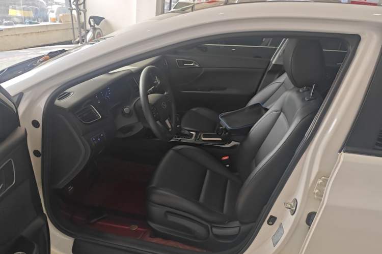 Used Hyundai Mistra 2014 1.8L Automatic Smart GLS Left Front Seat