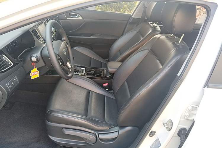 Used Hyundai Mistra 2014 1.8L Automatic Smart GLS Left Front Seat