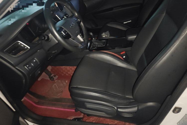 Used Hyundai Mistra 2014 1.8L Automatic Smart GLS Left Front Seat