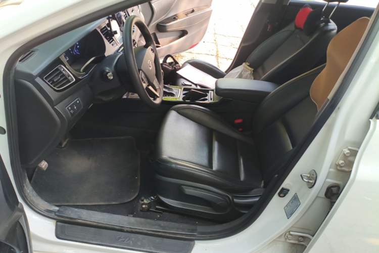 Used Hyundai Mistra 2014 1.8L Automatic Smart GLS Left Front Seat