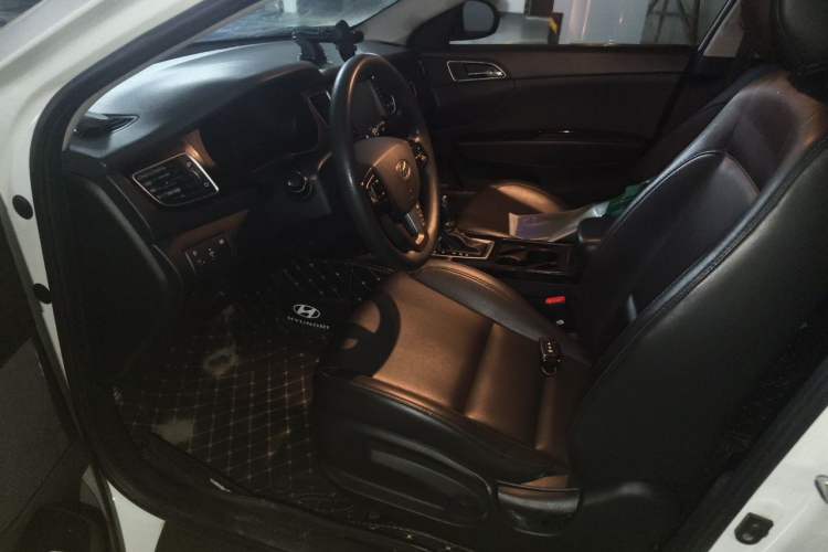Used Hyundai Mistra 2014 1.8L Automatic Smart GLS Left Front Seat