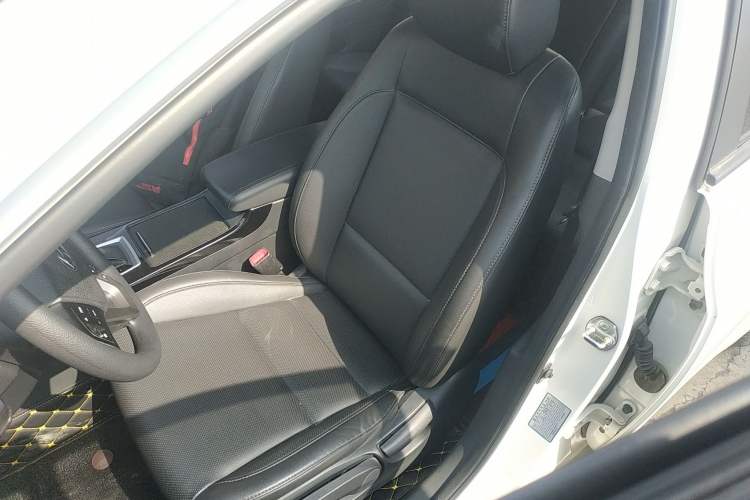 Used Hyundai Mistra 2014 1.8L Automatic Smart GLS Left Front Seat