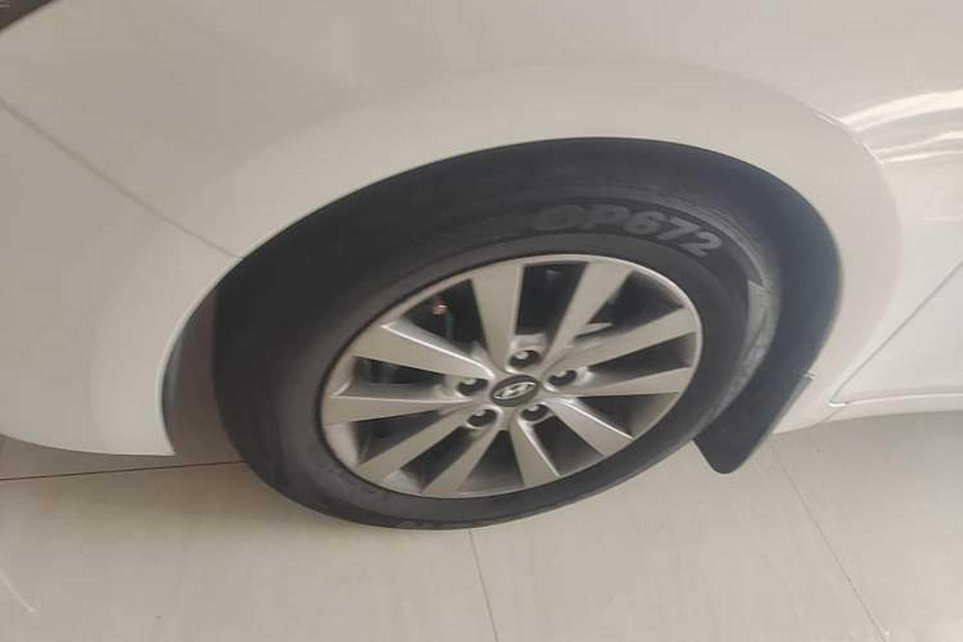 Used Hyundai Mistra 2014 1.8L Automatic Smart GLS Left Front Wheel Hub