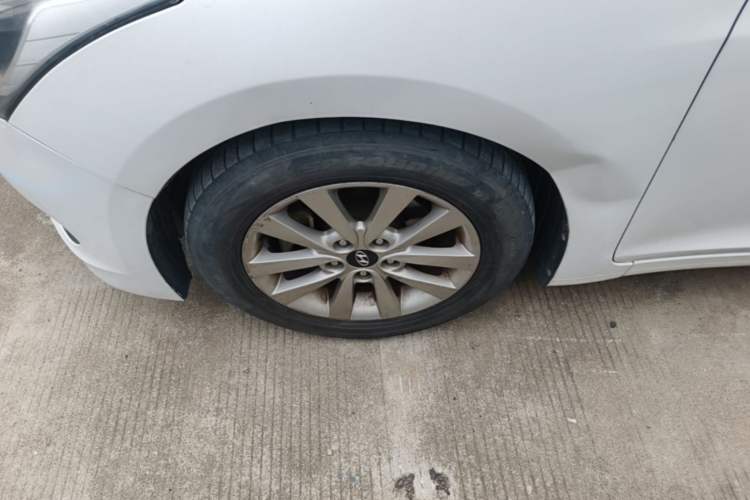 Used Hyundai Mistra 2014 1.8L Manual Comfort GL Model Left Front Wheel Hub
