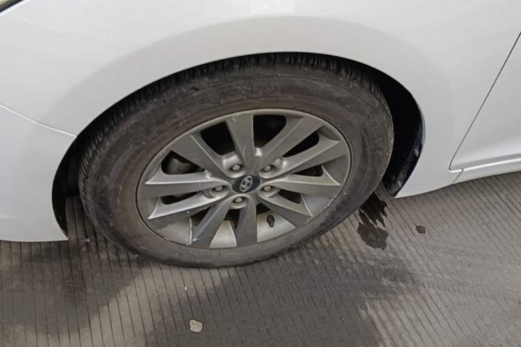 Used Hyundai Mistra 2014 1.8L Automatic Smart GLS Left Front Wheel Hub