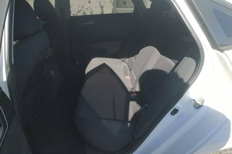 Used Hyundai Mistra 2014 1.8L Manual Comfort GL Model Left Rear Seat