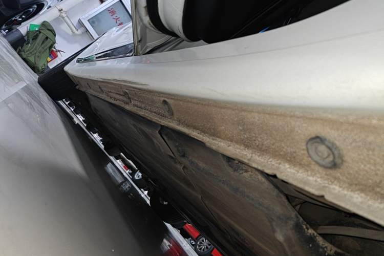 Used Hyundai Mistra 2014 1.8L Automatic Smart GLS Left Side Sill