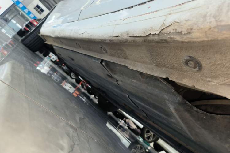 Used Hyundai Mistra 2014 1.8L Manual Comfort GL Model Left Side Sill