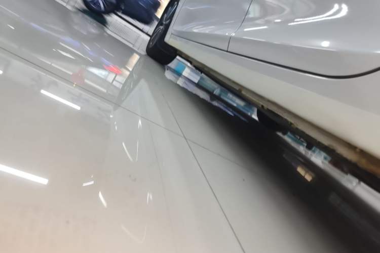 Used Hyundai Mistra 2014 1.8L Automatic Smart GLS Left Side Sill