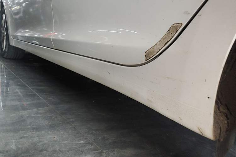 Used Hyundai Mistra 2014 1.8L Automatic Smart GLS Left Side Sill