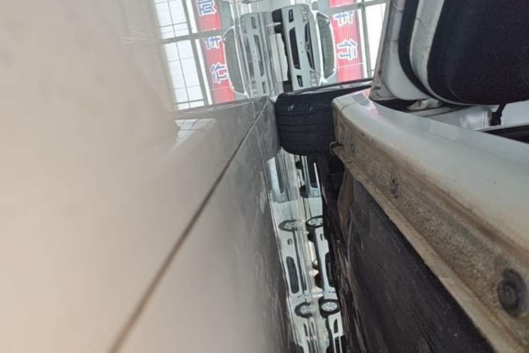 Used Hyundai Mistra 2014 1.8L Automatic Smart GLS Left Side Sill