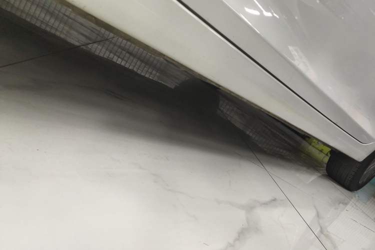Used Hyundai Mistra 2014 1.8L Automatic Deluxe DLX Model Left Side Sill
