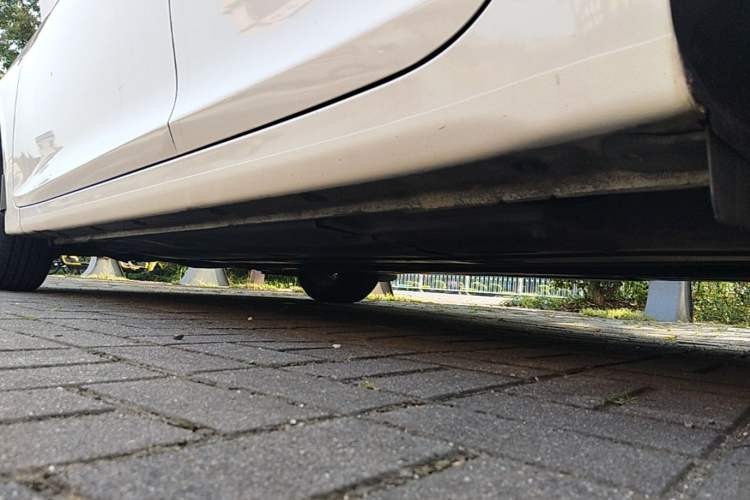 Used Hyundai Mistra 2014 1.8L Automatic Smart GLS Left Side Sill