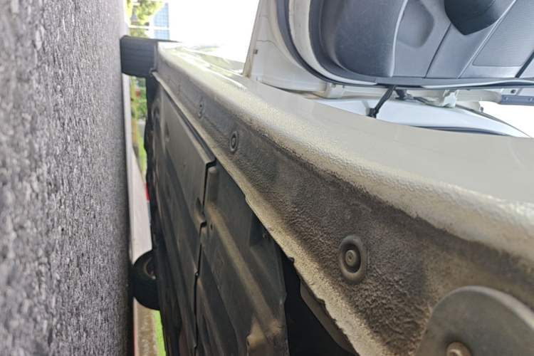 Used Hyundai Mistra 2014 1.8L Automatic Smart GLS Left Side Sill