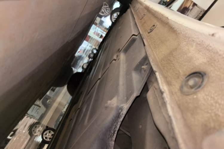 Used Hyundai Mistra 2014 1.8L Automatic Deluxe DLX Model Left Side Sill
