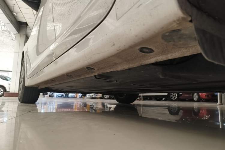 Used Hyundai Mistra 2014 1.8L Automatic Smart GLS Left Side Sill