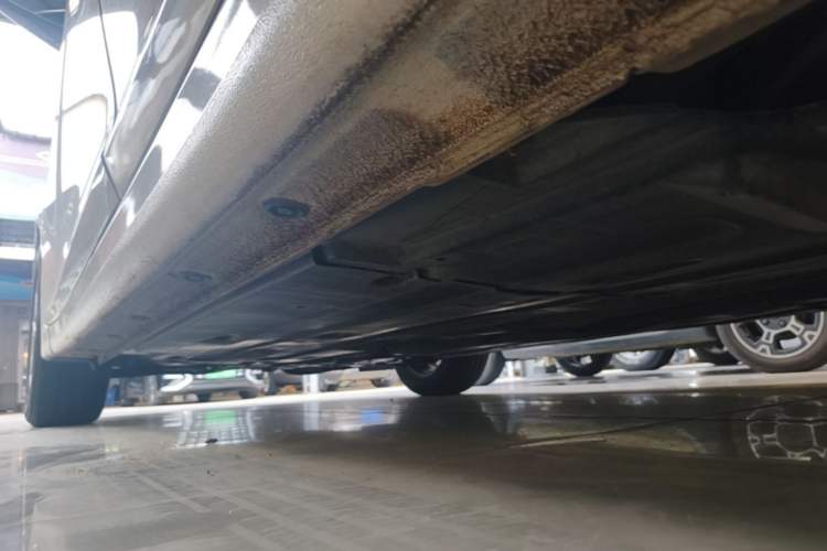 Used Hyundai Mistra 2014 1.8L Manual Comfort GL Model Left Side Sill