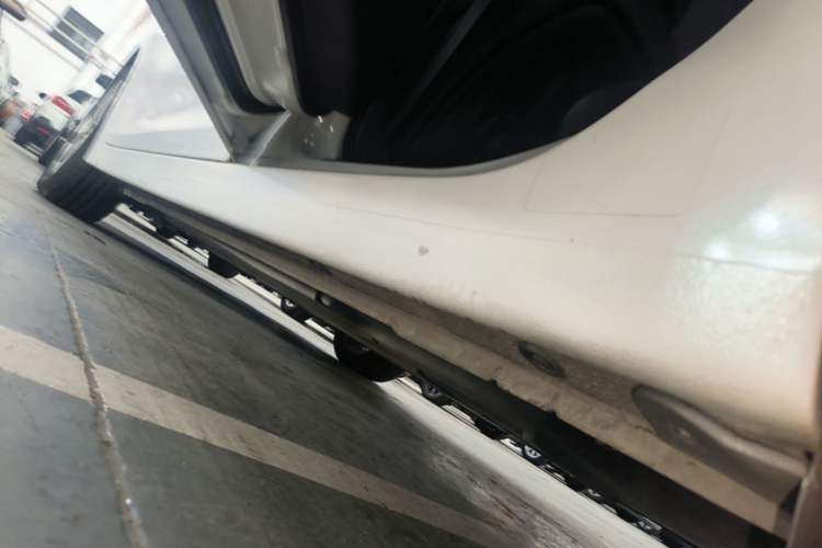 Used Hyundai Mistra 2014 1.8L Automatic Smart GLS Left Side Sill