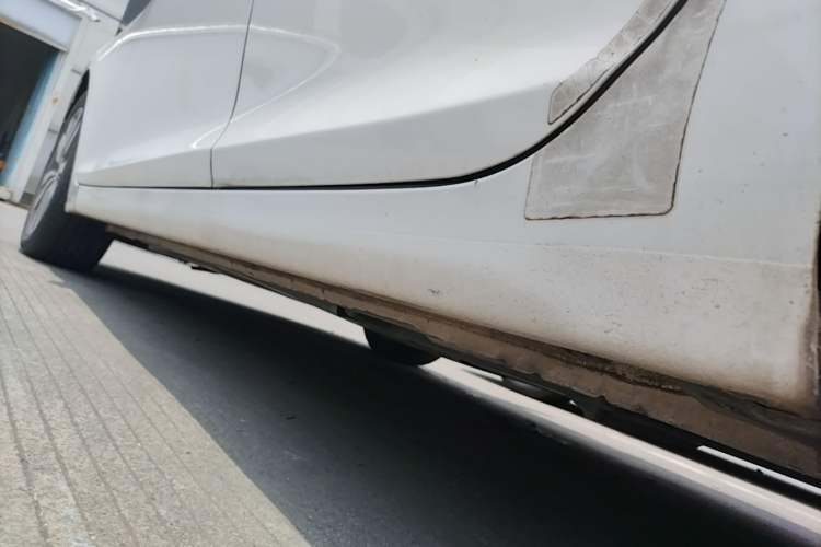 Used Hyundai Mistra 2014 1.8L Automatic Deluxe DLX Model Left Side Sill