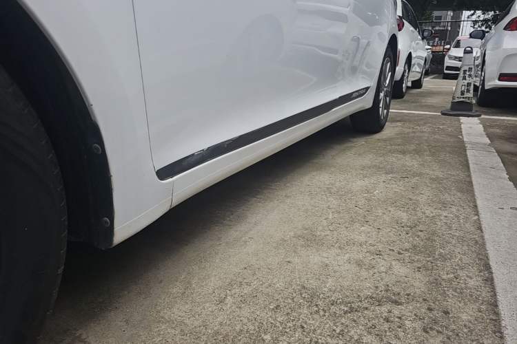 Used Hyundai Mistra 2014 1.8L Automatic Smart GLS Left Side Sill