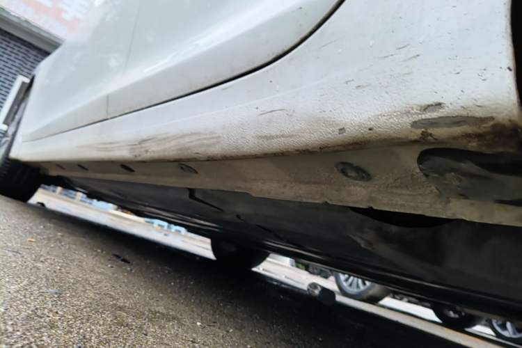 Used Hyundai Mistra 2014 1.8L Automatic Deluxe DLX Model Left Side Sill