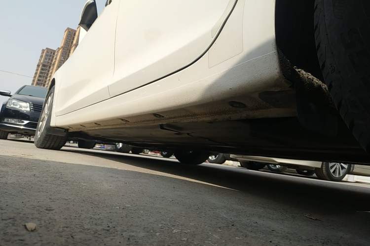 Used Hyundai Mistra 2014 1.8L Automatic Smart GLS Left Side Sill