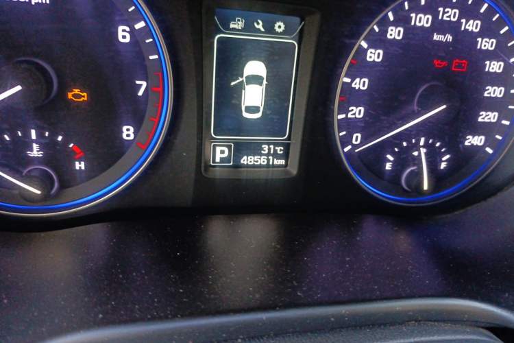 Used Hyundai Mistra 2014 1.8L Automatic Smart GLS Odometer Close Up