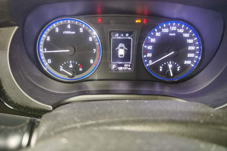 Used Hyundai Mistra 2014 1.8L Automatic Smart GLS Odometer Close Up