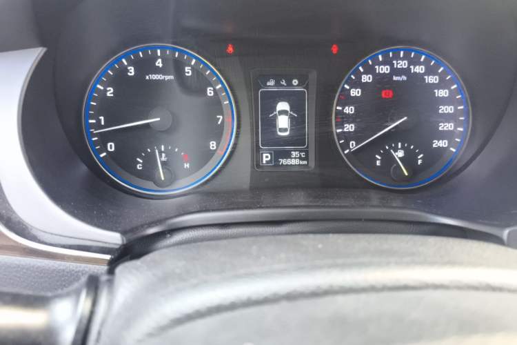 Used Hyundai Mistra 2014 1.8L Automatic Smart GLS Odometer Close Up