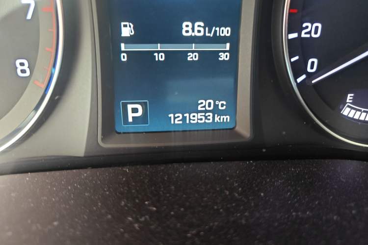 Used Hyundai Mistra 2014 1.8L Automatic Deluxe DLX Model Odometer Close Up
