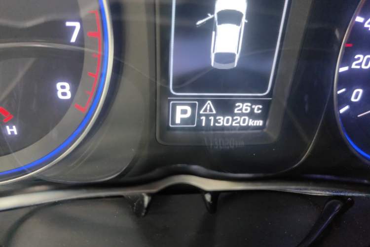 Used Hyundai Mistra 2014 1.8L Automatic Comfort Model GL Odometer Close Up