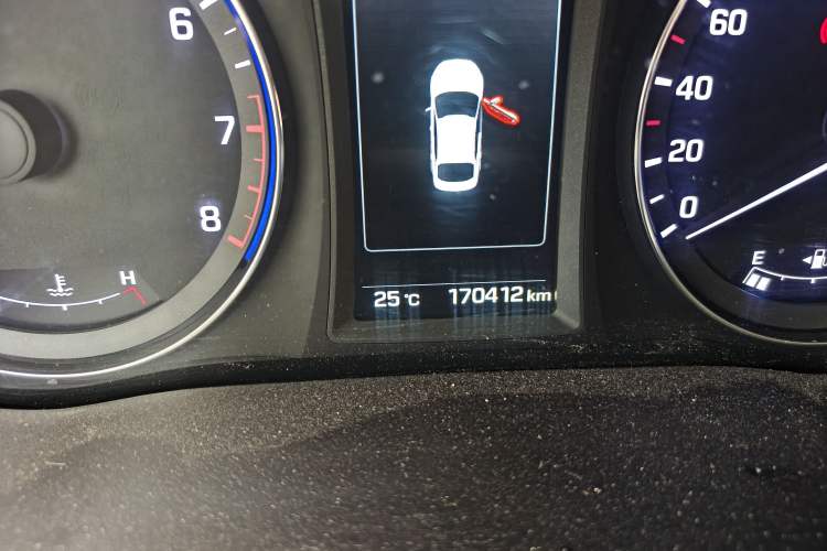Used Hyundai Mistra 2014 1.8L Automatic Deluxe DLX Model Odometer Close Up