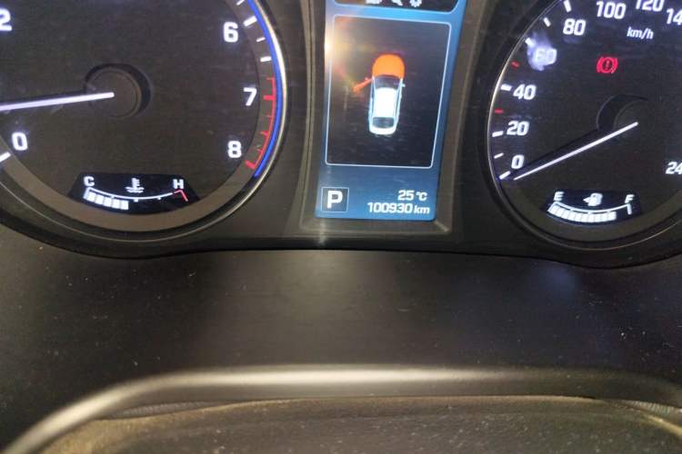 Used Hyundai Mistra 2014 1.8L Automatic Deluxe DLX Model Odometer Close Up