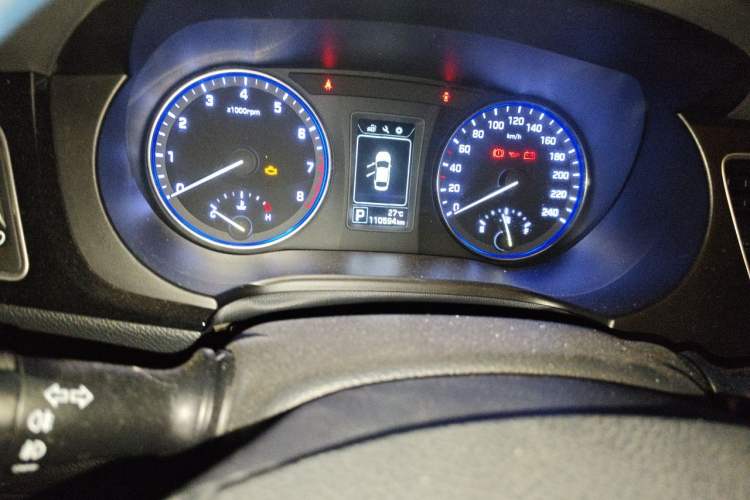 Used Hyundai Mistra 2014 1.8L Automatic Smart GLS Odometer Close Up