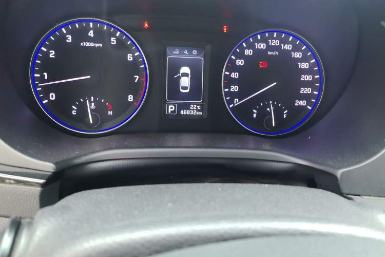 Used Hyundai Mistra 2014 1.8L Automatic Smart GLS Odometer Close Up