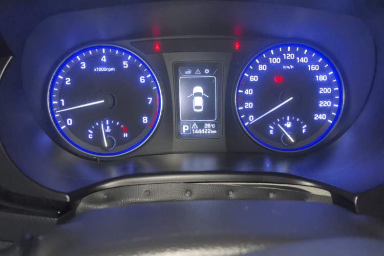 Used Hyundai Mistra 2014 1.8L Automatic Smart GLS Odometer Close Up