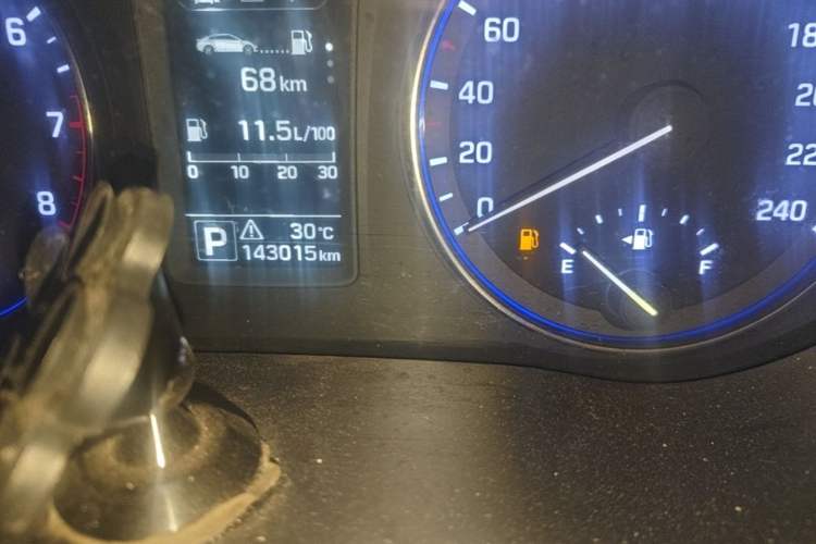 Used Hyundai Mistra 2014 1.8L Automatic Smart GLS Odometer Close Up