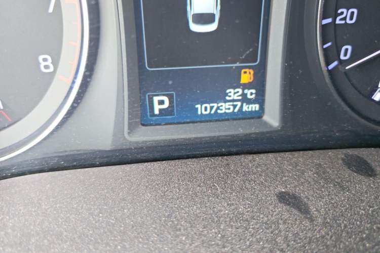 Used Hyundai Mistra 2014 1.8L Automatic Deluxe DLX Model Odometer Close Up