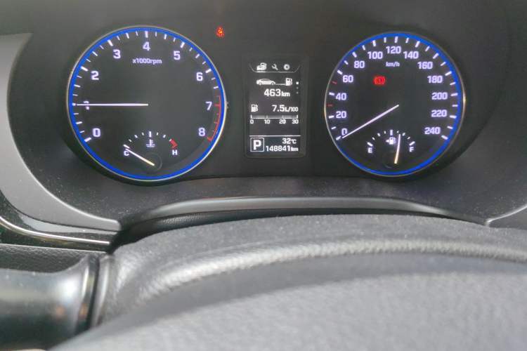 Used Hyundai Mistra 2014 1.8L Automatic Smart GLS Odometer Close Up