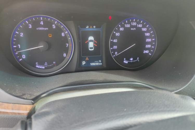 Used Hyundai Mistra 2014 1.8L Automatic Deluxe DLX Model Odometer Close Up