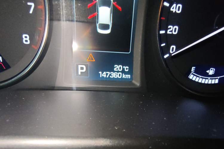 Used Hyundai Mistra 2014 1.8L Automatic Deluxe DLX Model Odometer Close Up
