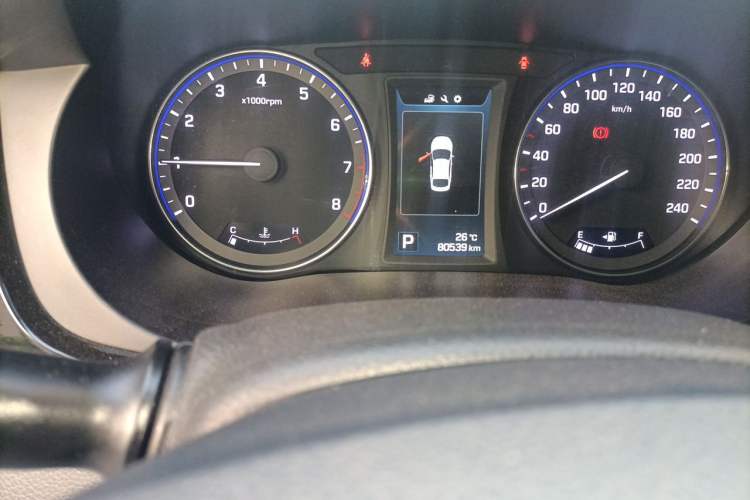 Used Hyundai Mistra 2014 1.8L Automatic Deluxe DLX Model Odometer Close Up
