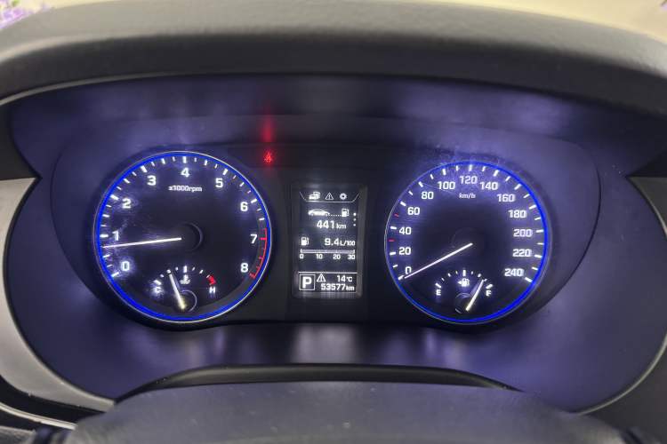 Used Hyundai Mistra 2014 1.8L Automatic Smart GLS Odometer Close Up