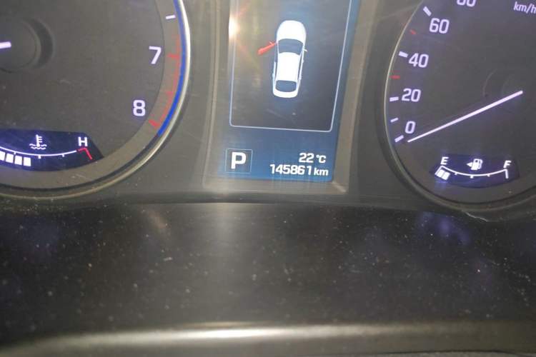 Used Hyundai Mistra 2014 1.8L Automatic Deluxe DLX Model Odometer Close Up