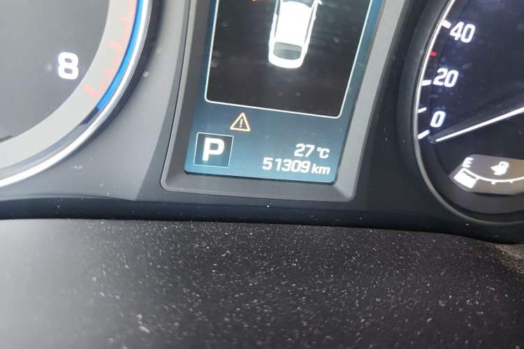 Used Hyundai Mistra 2014 1.8L Automatic Deluxe DLX Model Odometer Close Up