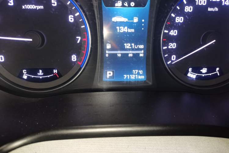 Used Hyundai Mistra 2014 1.8L Automatic Deluxe DLX Model Odometer Close Up