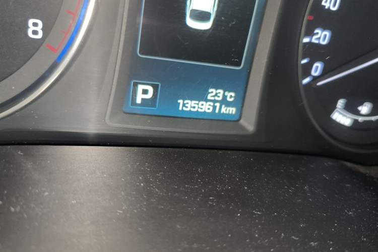 Used Hyundai Mistra 2014 1.8L Automatic Deluxe DLX Model Odometer Close Up