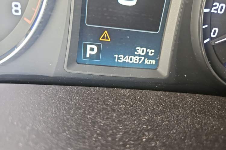 Used Hyundai Mistra 2014 1.8L Automatic Deluxe DLX Model Odometer Close Up